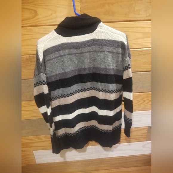 Charlotte Russe EUC Cardigan Stripes size small - Picture 5 of 5